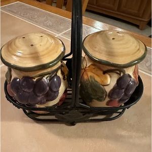EUC Vintage Host Pick Pamela Gladding Salt &Pepper Shaker With Stand